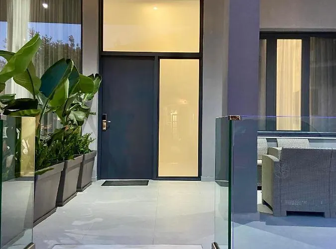 Hotel Alex 2*